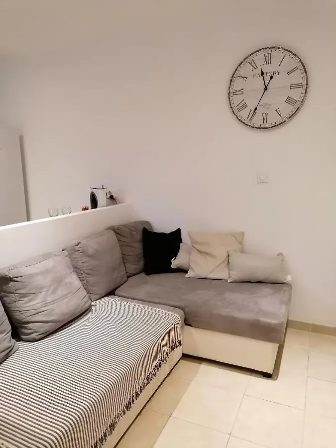 Appartement T2 Rez De Villa Proche Bord De Mer Le Pradet France